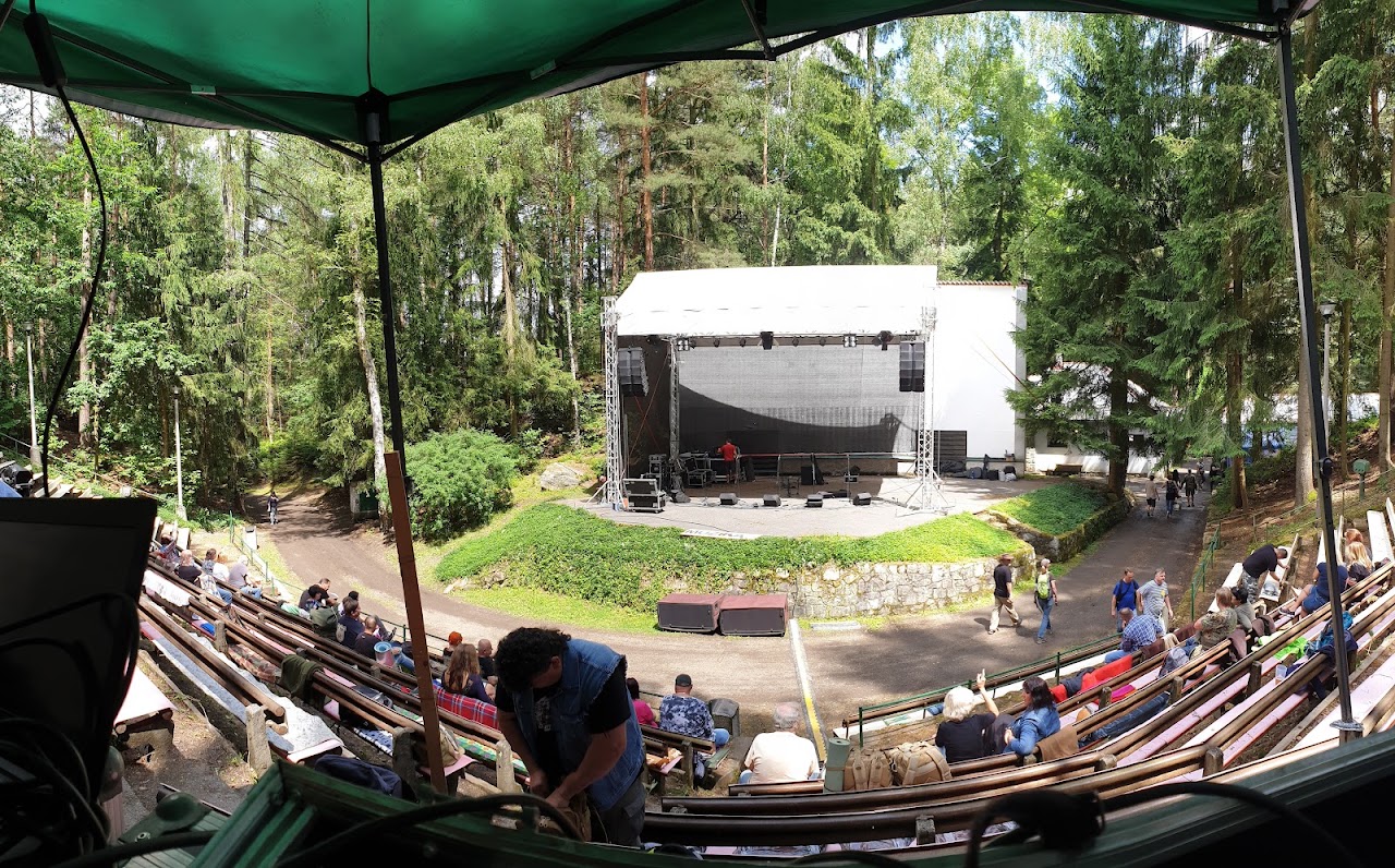 Letní kino Hrádek (Přírodní divadlo)